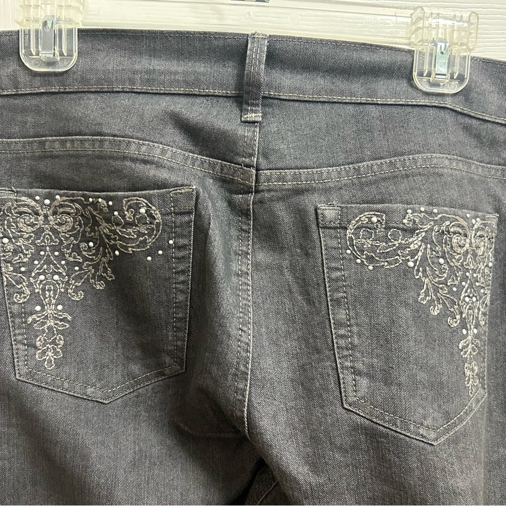 Grey Gloria Vanderbilt Jeans-embroidered back pockets with little little bling